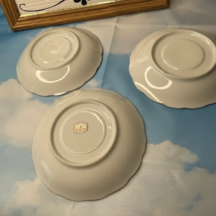 UCAGO DESSERT PLATES