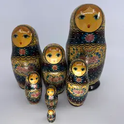1990 VTG Russian Matryoshka Nesting DOLL Hand Painted Signed  7Pcs!!