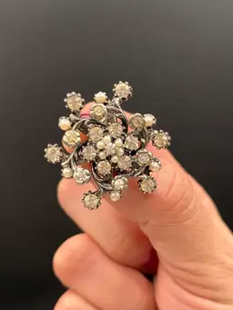 Vintage Silver Tone Metal Rhinestone & Faux Pearl Starburst Snowflake Brooch Pin  1.25”