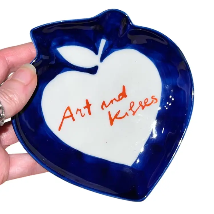 Anthropologie Hotel Magique Trinket Dish Art & Kisses 5”