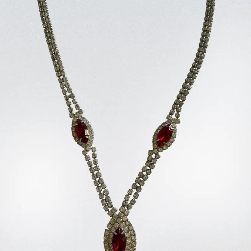 Gorgeous Vintage Prong Set Rhinestone Necklace With Both Clear And Red Rhinestones. Fold Over Clasp. 15”