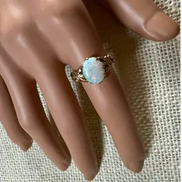 Vintage 14k Gold & Opal Ring (Sz 6)