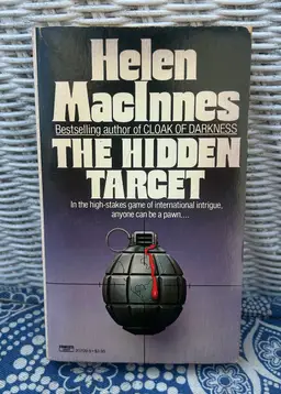Vintage ‘The Hidden Target’ Helen MacInnes Vintage Fawcett Crest Paperback 1985