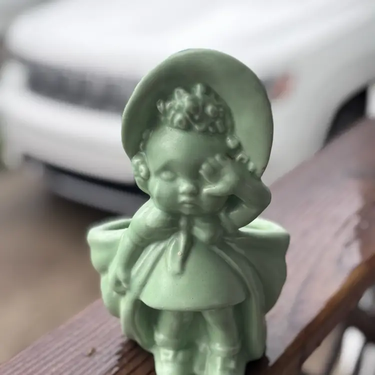 Beautiful Vintage Flower Pot