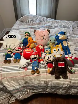 16 Video Game Plush Sonic, Mario, Pokemon