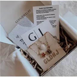 #01 - Live show listing