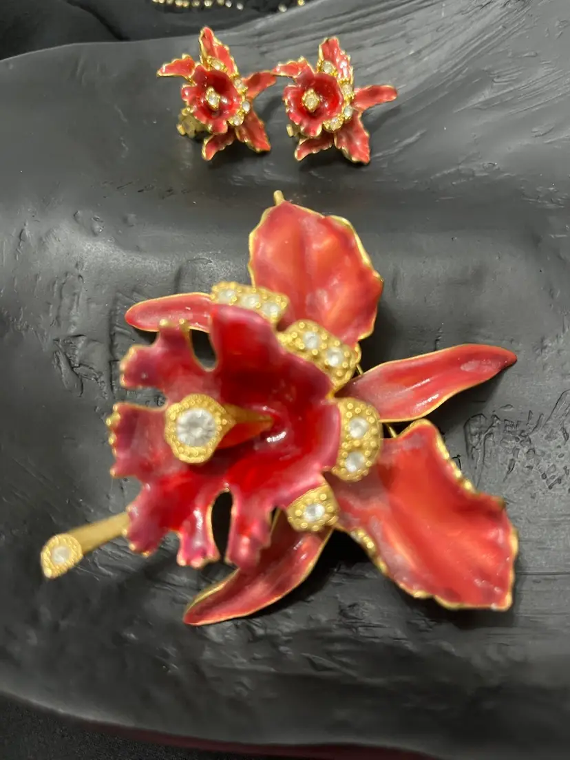 Vintage Alana Stewart Red Goldtone Orchid Flower Demi Parure With Rhinestones Rare