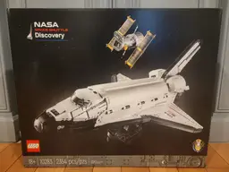 Lego NASA Space Shuttle Discovery 10283 - New & Sealed