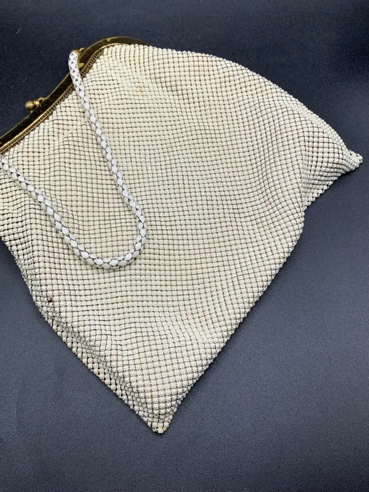 Whiting & Davis Mesh Purse No. 2905, Minaudiere, Vintage 1940s, White Gold Mesh, Gold Tone Metal Frame, Mother of Bride, Bridal, Movie Prop