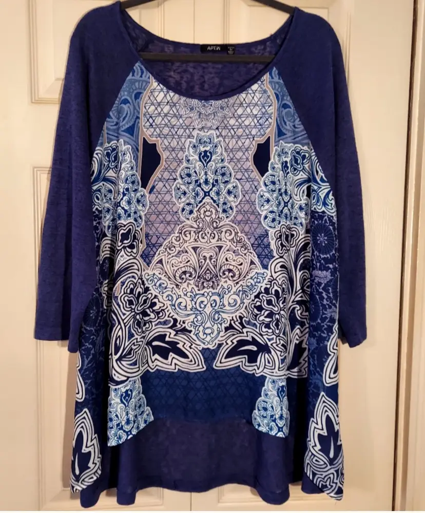 Apt 9 size 3X blue print front tunic