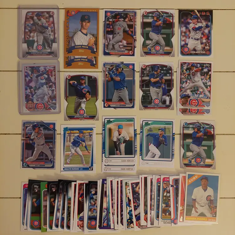 Lot of 138 Chicago Cubs cards. 2 #'d, Rookies, inserts, parallels, +.