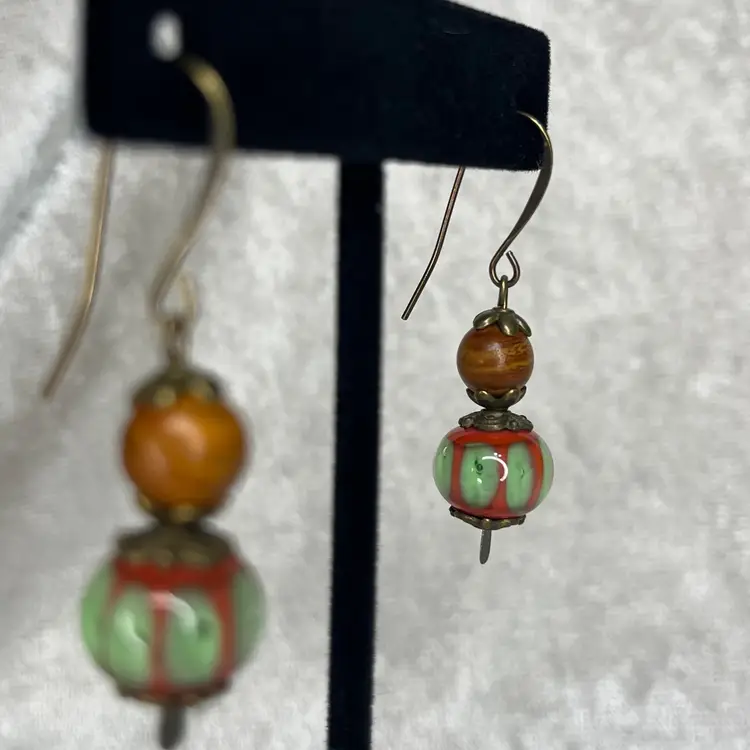 #07 "The Christmas I Remember" Series - Handmade by Me -- Lampwork Glass Earrings