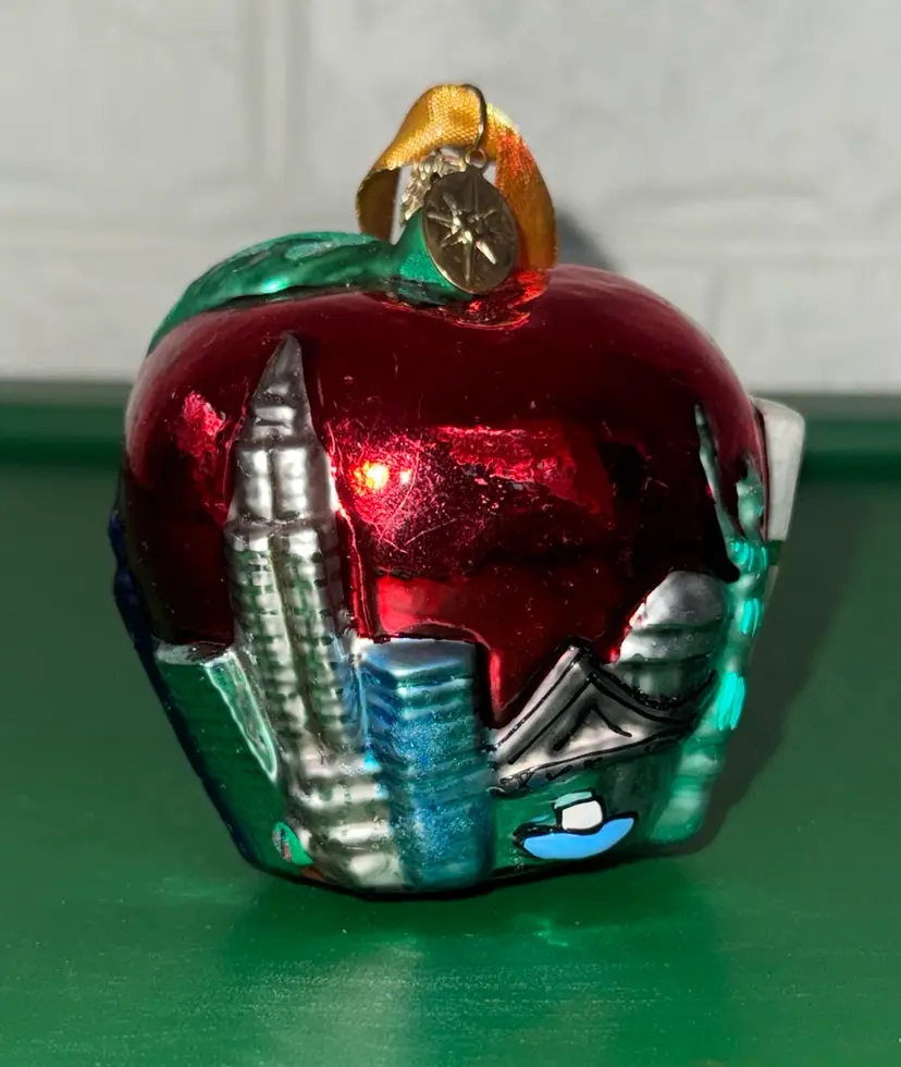 Christopher Radko Big Apple Tour Hand blown Glass Ornament NYC 3”