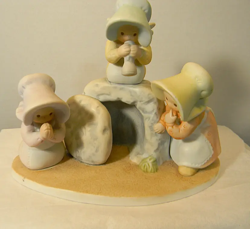 Circle of Friends Collection by Masterpiece-He is Risen! 1996