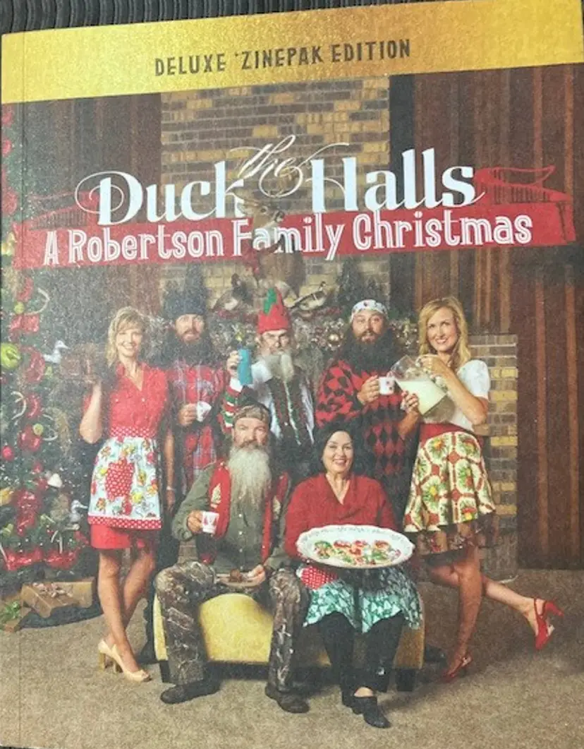 Duck Dynasty Duck the Halls CD a Robertson Family Christmas with Booklet  2013