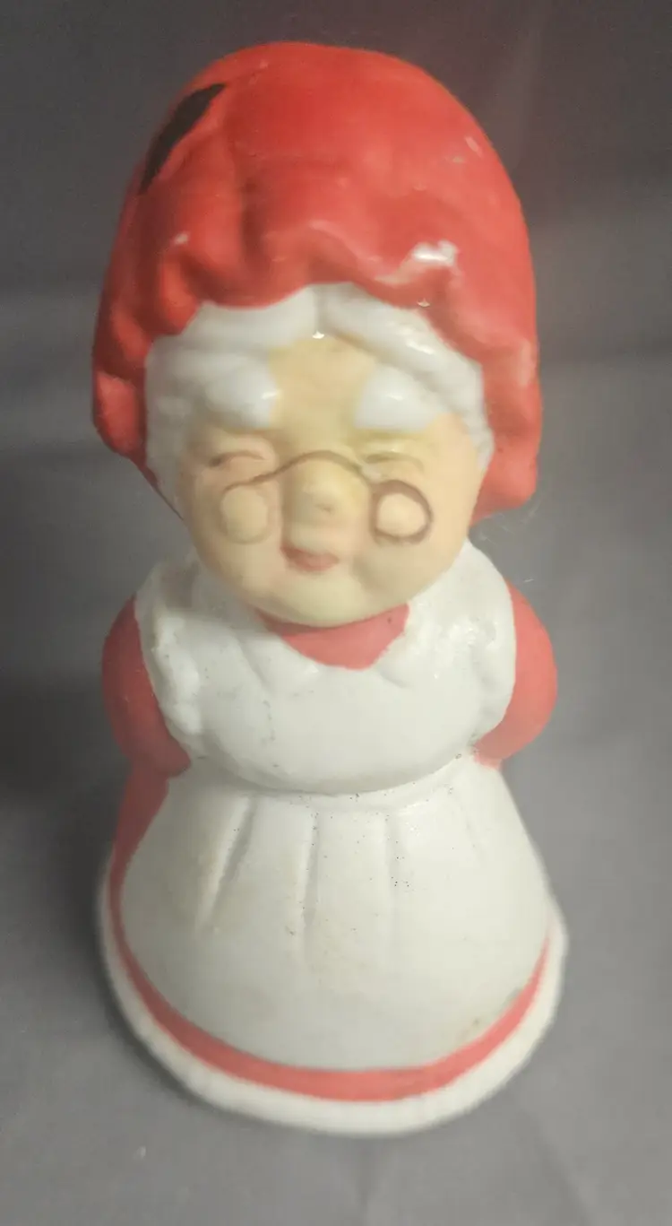 Vintage Porcelain Kissing Mrs. Claus Christmas Salt or Pepper Shaker