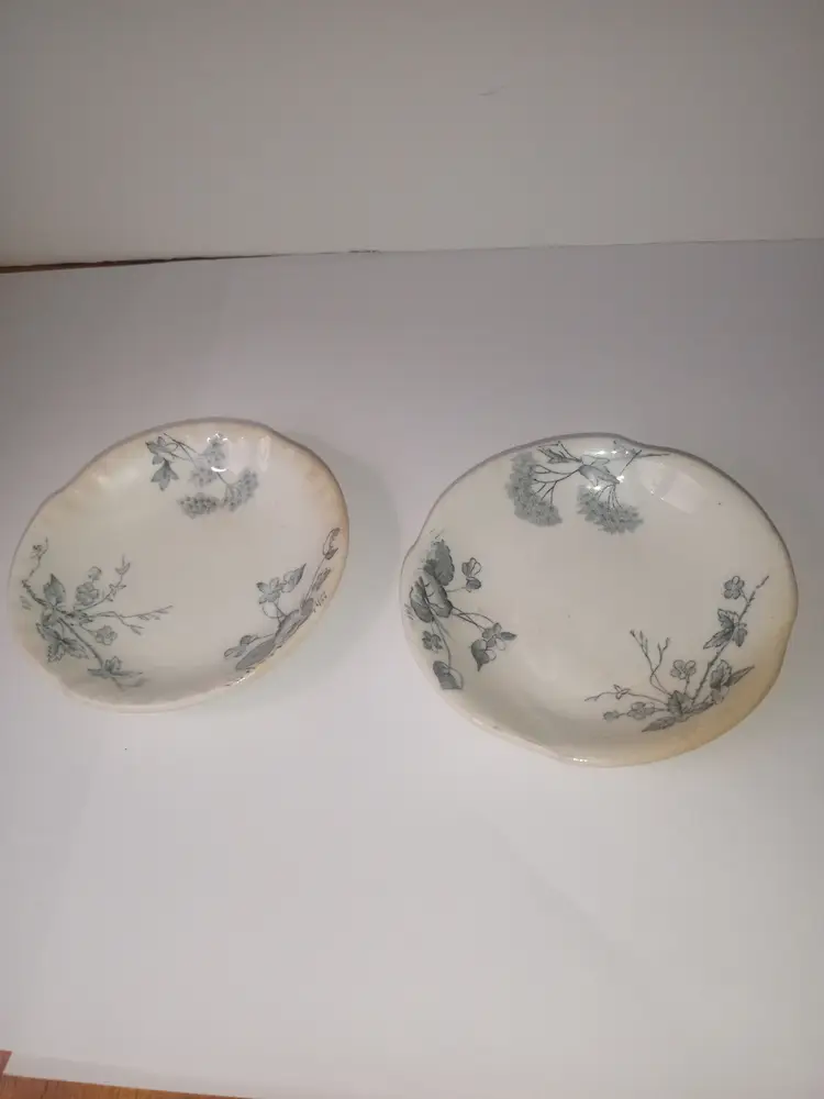 #03 Pair of 2 dishes 2 inches round