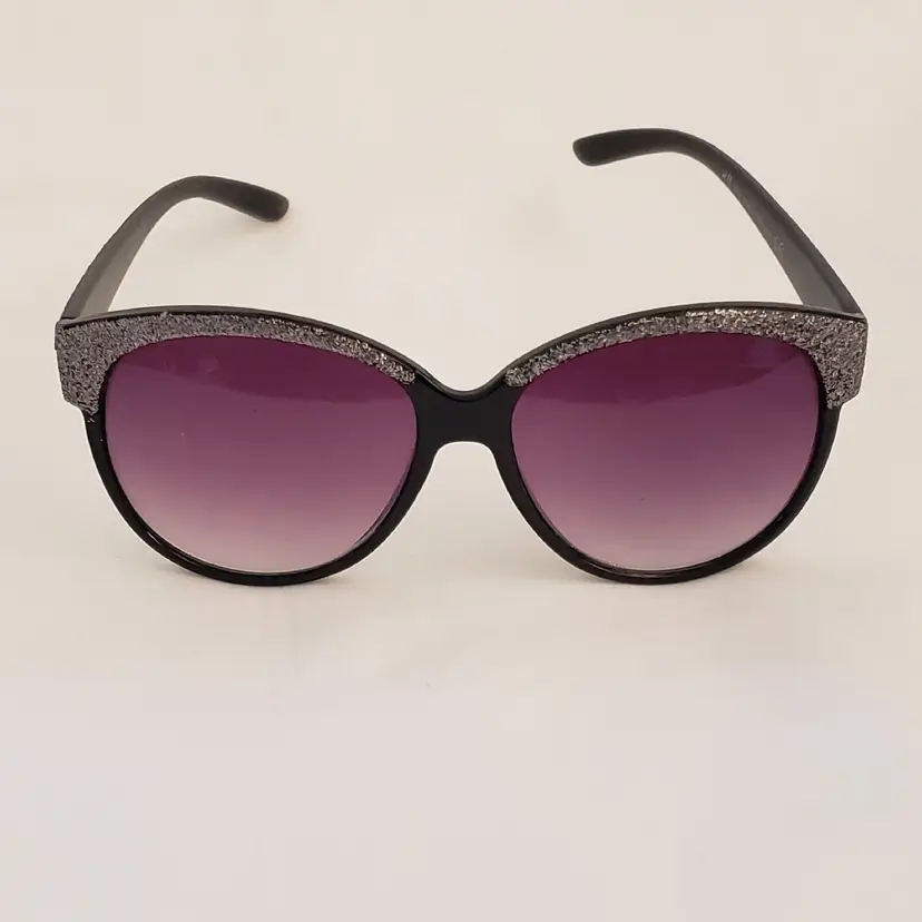 H&M Women Sunglasses with Glitter like embellishments - made in China READ DESCR