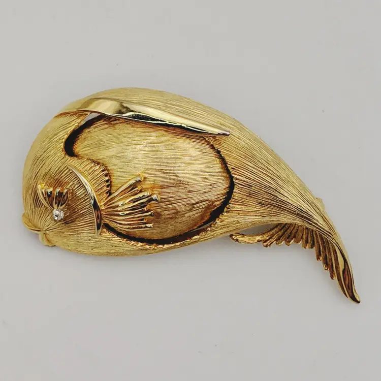 Textured Molded Big Belly Fish Clear Rhinestone Eye Gold Tone Brooch Beach