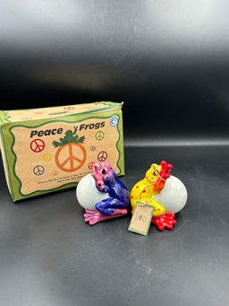 NWT set of peace, frog ceramic salt and pepper shakers magnets on butts