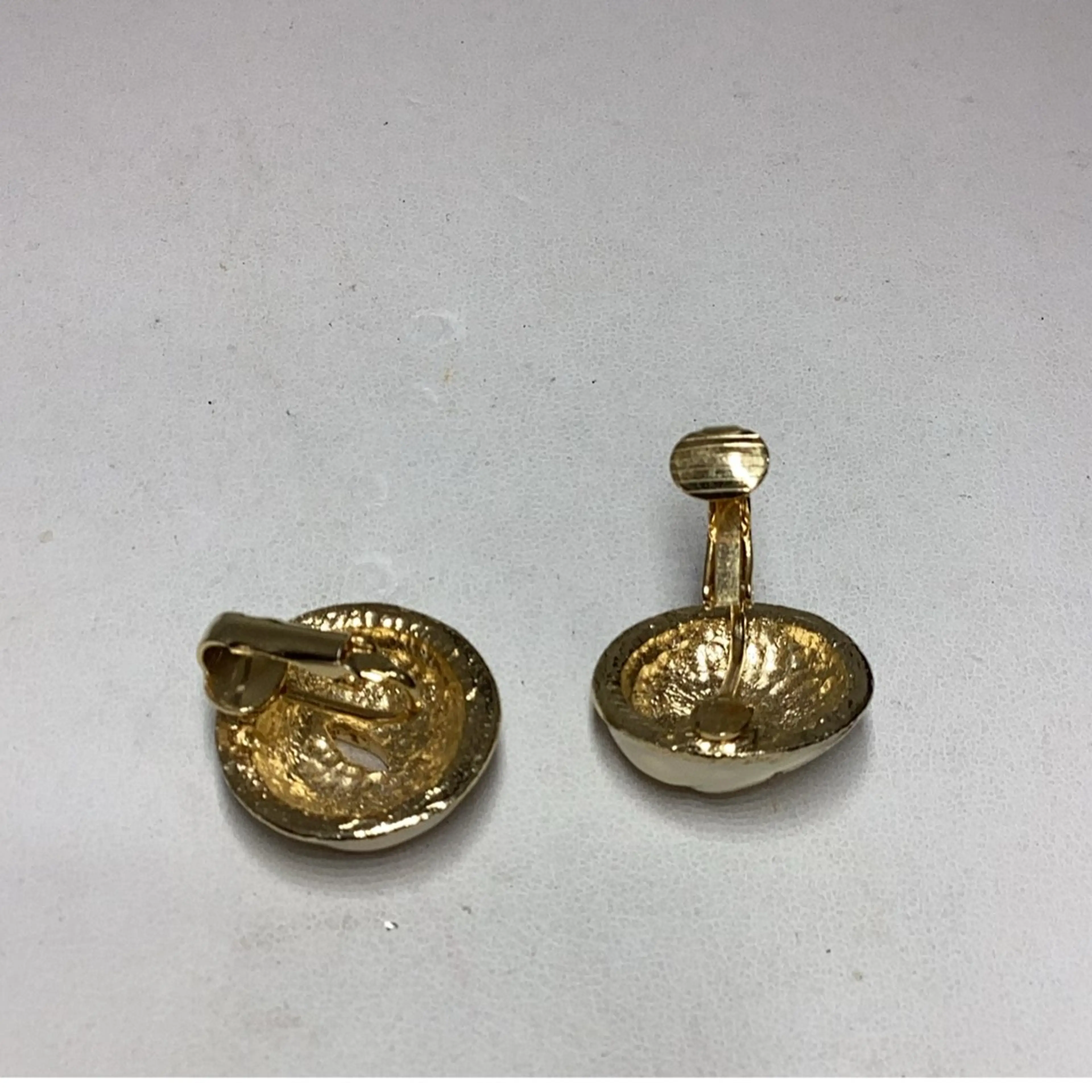 Image 2 of 2