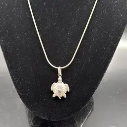 880 Silver Articulated (moving) Sea Turtle On Sterling 18” Chain