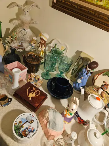 Vintage Variety ✨️ Glass, Pottery & Decor