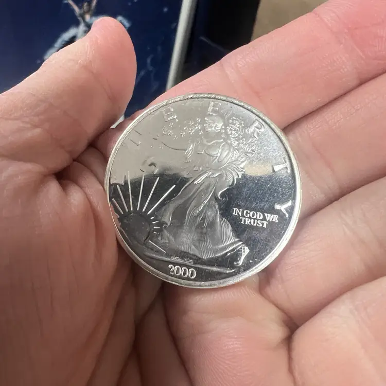 $1 Offer free Shipping 1 Troy Oz Silver Eagle 2000 Millenium Coin