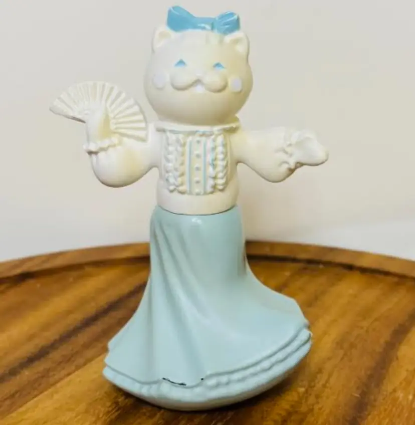 #01 - Vintage 1976 Avon Felina Fluffles Pink and Pretty Perfume 2 oz Cat Bottle 5" T