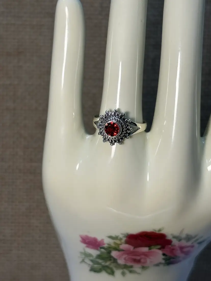 Southwestern Sterling 925 Framed Garnet Crystal Ring Sz 7