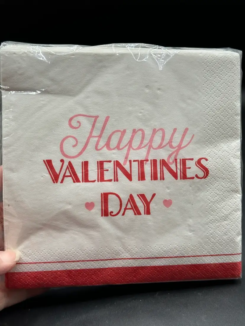 MWT “ Happy Valentines Day” Napkins (30)