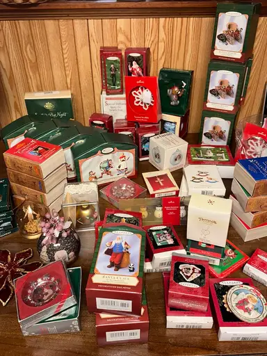 Last Minute Christmas Ornaments Pop Up Sale