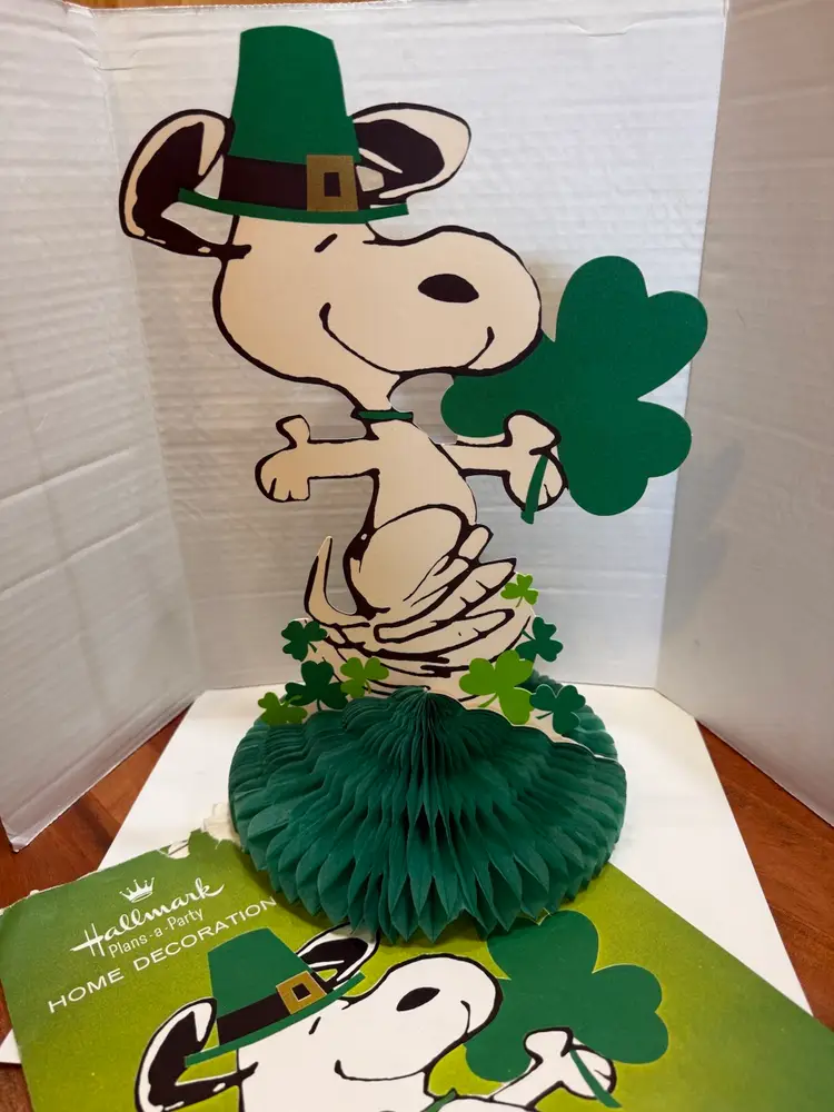 Vintage Snoopy Shamrock Centerpiece