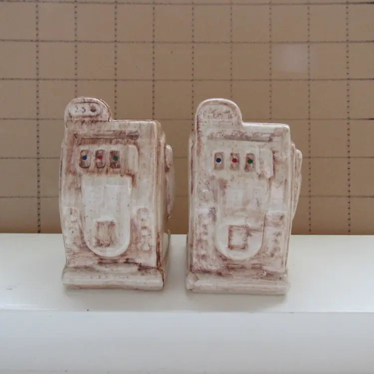 VTG Slot Machines Salt and Pepper Shaker Set