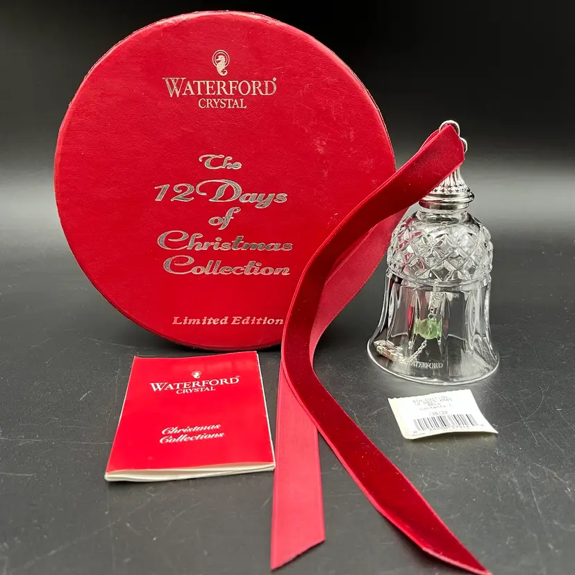 WATERFORD CRYSTAL 8TH EDITION 12 DAYS OF CHRISTMAS BELL ORNAMENT MAIDS A MILKING 136122