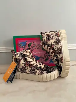 Farm Rio B&W Sweet Mermaids Flatform Sneaker