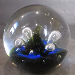 VINTAGE Caithness Moon Flower Paperweight Round Size  3 1/4" Scotland  #E68568