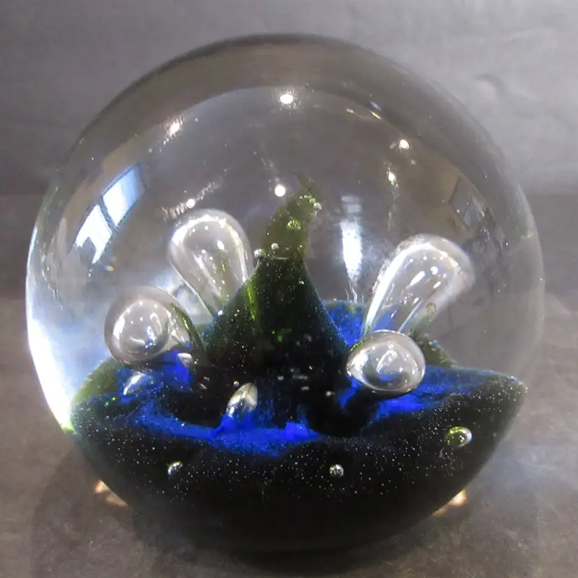 VINTAGE Caithness Moon Flower Paperweight Round Size  3 1/4" Scotland  #E68568