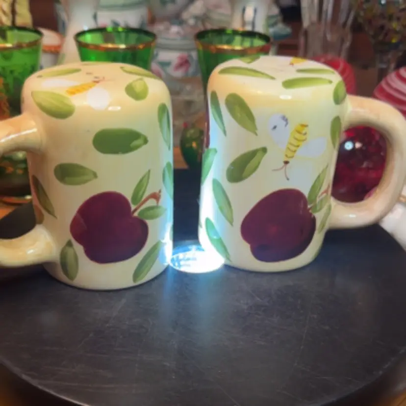 Apple Motif Salt & Pepper Shakers