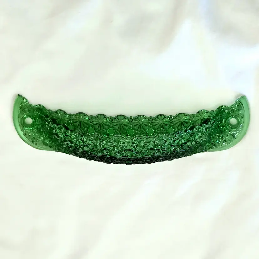 Art Glass Fenton Green Daisy and Button Wall Mounted Open Dish 8¼" Long Vintage