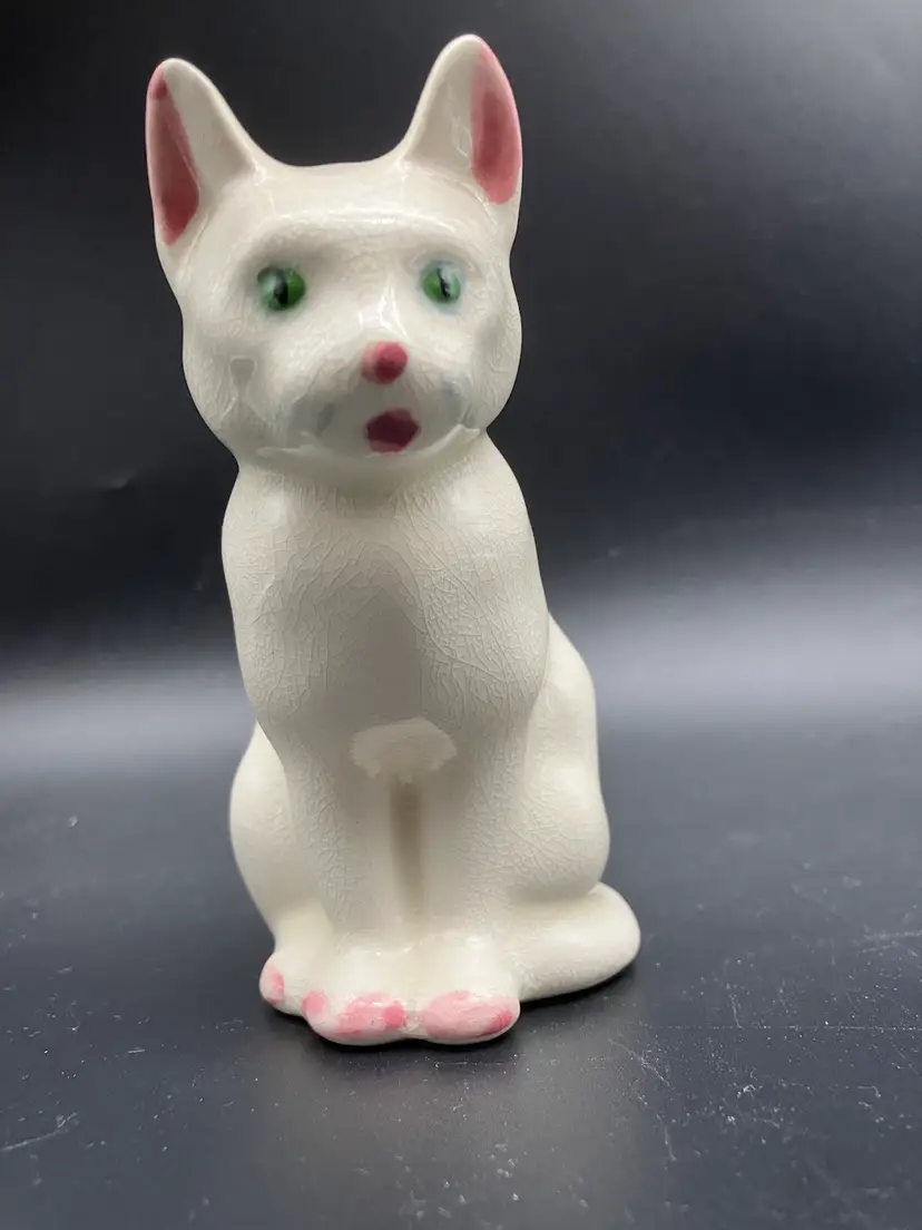 BIN - Vintage Surprised White Cat Ceramic Figurine 4.5”
