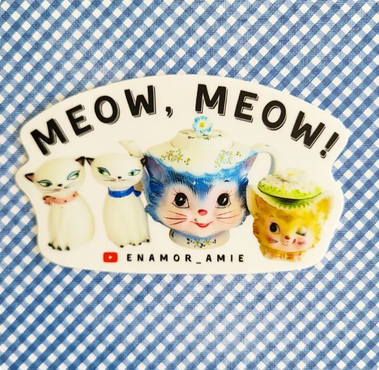 enamor_amie merch "Kitschy Kitties Meow" Sticker