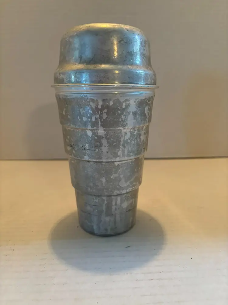 Vintage Aluminum Measuring/Mixing Shaker with Lid 7 inches Tall Unbranded