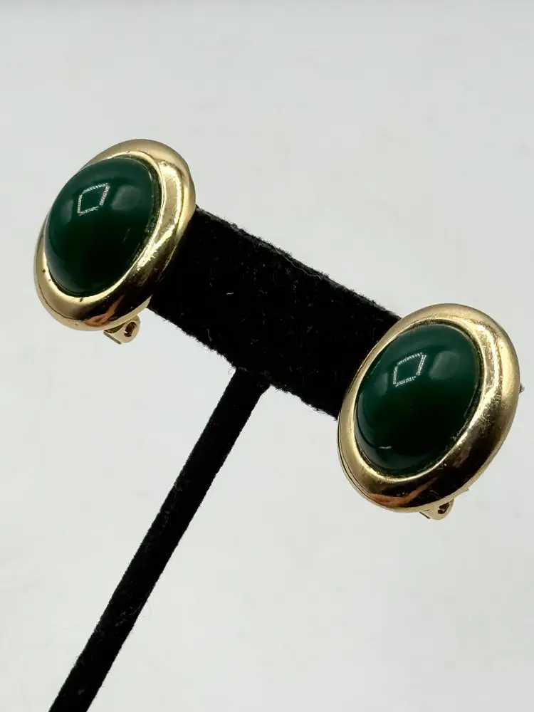 Vintage Kenneth Lane green stone clip on earrings