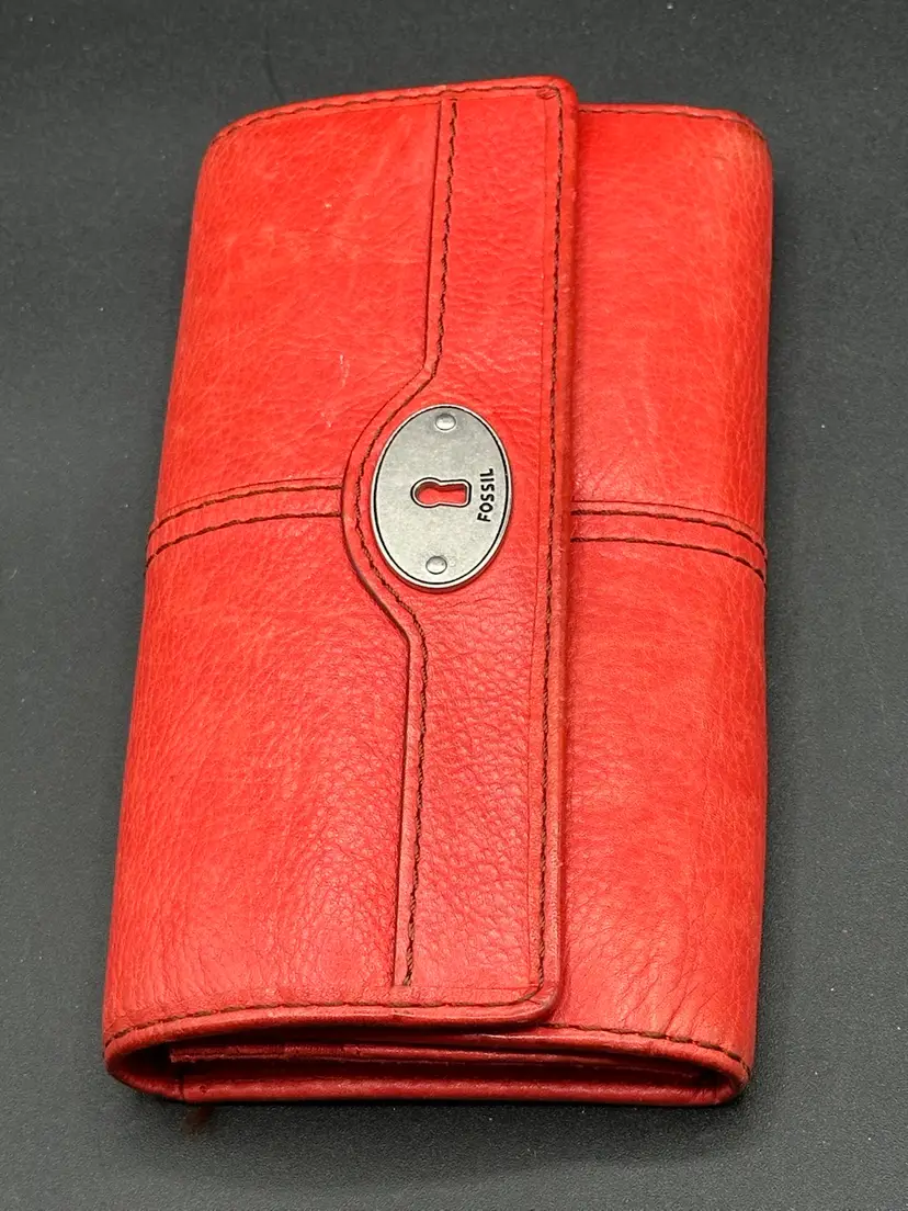 Fossil Maddox Red Leather Trifold Wallet, Women's Fashion