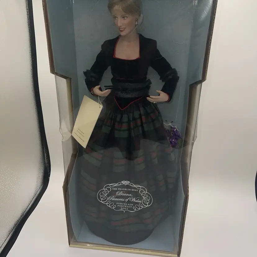 Franklin Mint Princess Diana Porcelain Portrait Doll Scottish Tartan MIB 17”