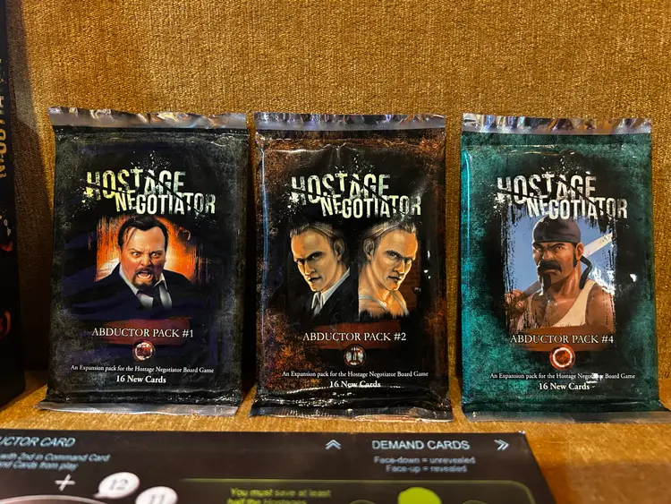 Hostage Negotiator + 3 Expansions : Retail value $60