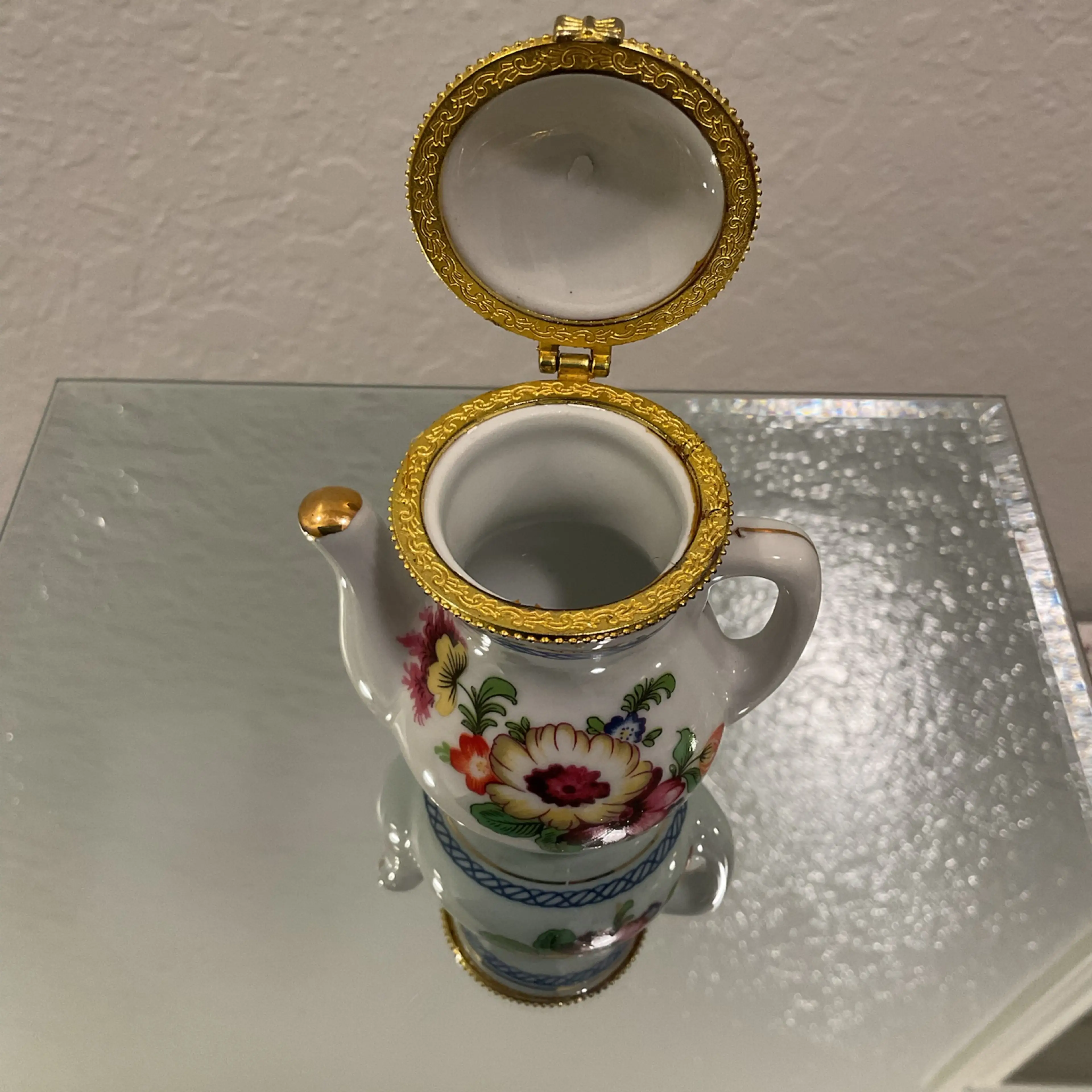 Image 2 of 2