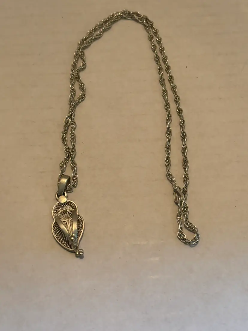 Vintage Sterling Silver Ornate Filigree Pendant on 22inch Silver Chain W/Clasp