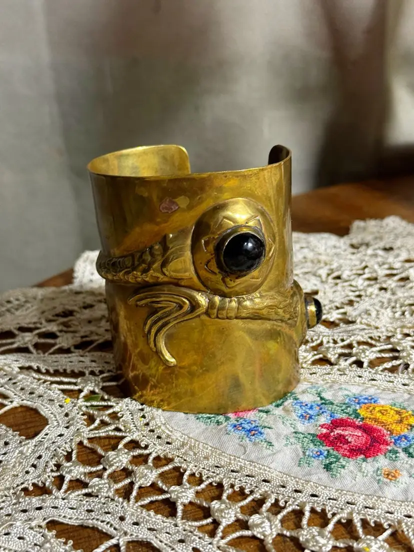 Hubert Harmon Mexico Brass Onyx Cyclops Fish Cuff Bracelet Ca. 1940s